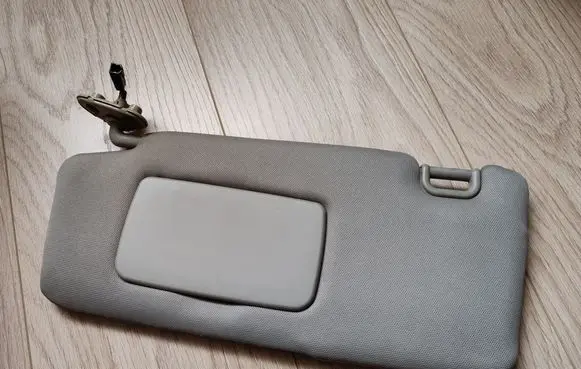 Subaru Legacy Sun visor