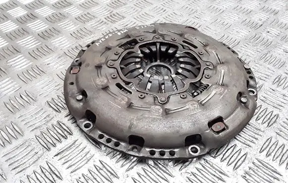 Toyota Avensis T250 Pressure plate 124050610