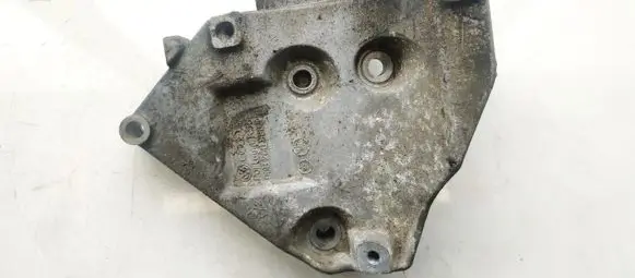 Volkswagen PASSAT B5 Engine mounting bracket 06b260885a