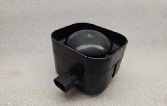 Audi A4 S4 B5 8D Alarm system siren 8L0951605