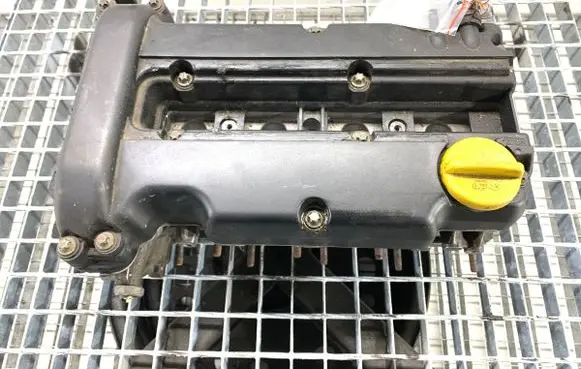 Opel Astra H Engine head 55355430