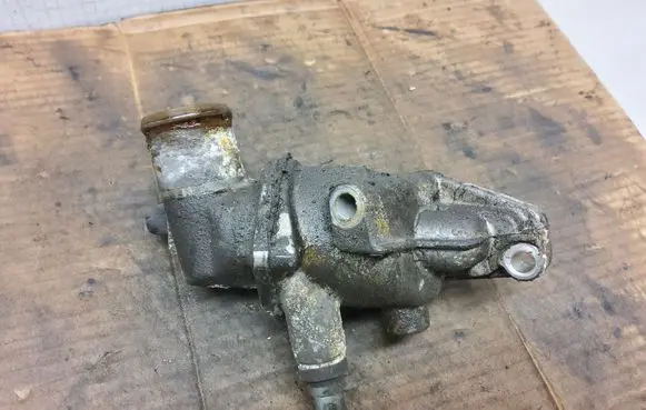Thermostat/thermostat housing