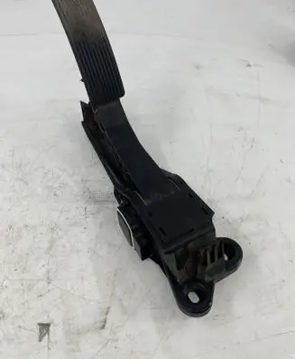 Mercedes-Benz GL X164 Accelerator throttle pedal A1643000004 0550 ZGS010
