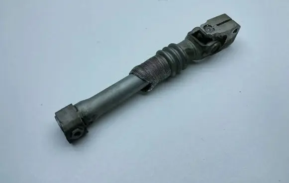 Mercedes-Benz E W212 Steering column universal joint A2044620278 2121701042
