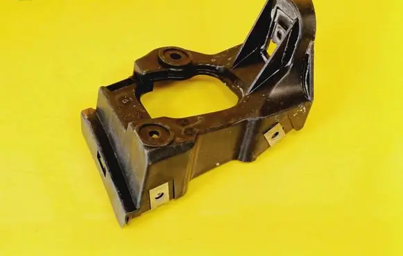 Audi A6 S6 C5 4B Front bumper mounting bracket 4B0853922 4B0853922B