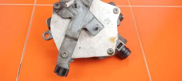 Ford Focus Vacuum pump CM5G2A451GA 19MB21