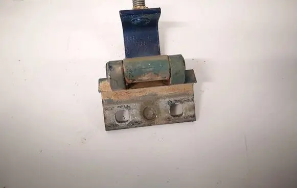 Renault Modus Rear door lower hinge 