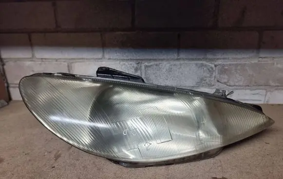 Peugeot 206 Headlight/headlamp 085501121R 085501120R