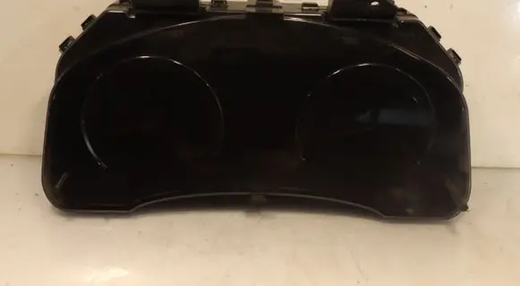 Toyota Avensis T270 Clock 