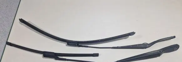 Volvo C70 Windshield/front glass wiper blade 8623159 8623163