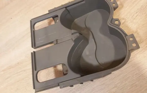 Cup holder front