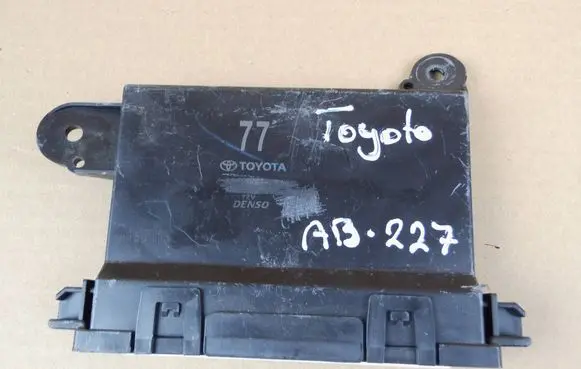 Toyota Highlander XU70 Air conditioner control unit module 886500E770