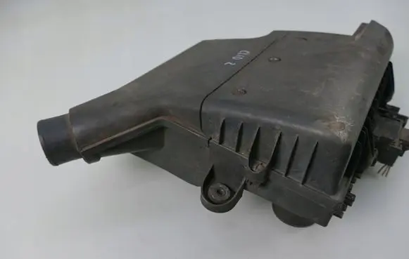 Renault Clio II Air filter box 7700869136