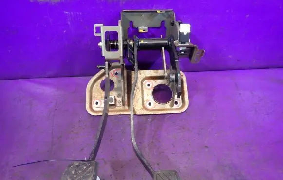 Suzuki Swift I Pedal assembly 4960062J51