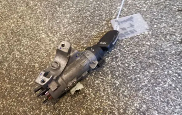 Audi A4 S4 B7 8E 8H Ignition lock