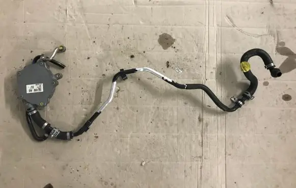 Audi A8 S8 D4 4H Vacuum pump 07L145100D