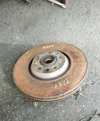Peugeot 607 Front wheel hub