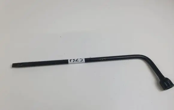 Chevrolet Blazer S10 Wheel nut wrench 