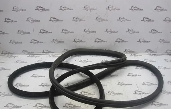 Volvo S60 Front door rubber seal 