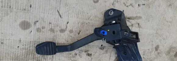 Renault Master III Clutch pedal 