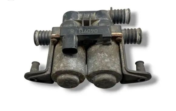 BMW 5 E39 Coolant heater control valve 8374995 1147412137 6412