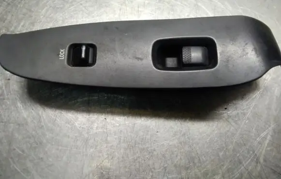 Subaru Legacy Electric window control switch 83071AE04A 83073AE00A
