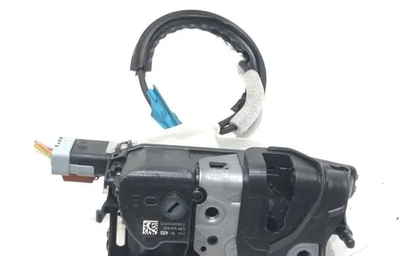 Peugeot Partner III Front door lock 163433