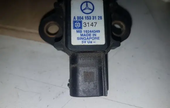 Mercedes-Benz C W203 Air pressure sensor A0041533128