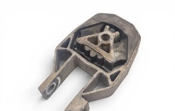 Volvo V50 Engine mount bracket 29747