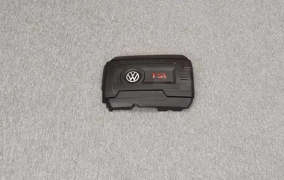 Volkswagen Golf VII Engine cover (trim) 06K103925P 06K103925BP 06K103925BJ
