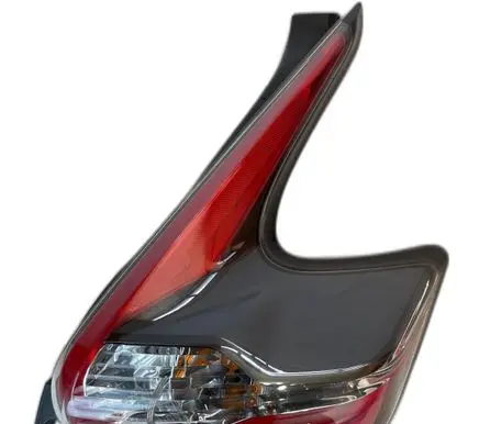 Nissan Qashqai Rear/tail lights L90049817