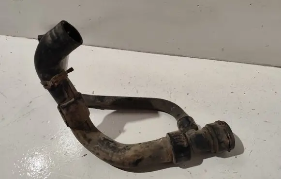 Volkswagen PASSAT B5 Engine coolant pipe/hose 8D0121055G