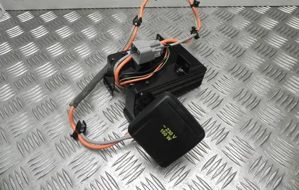 Ford Kuga I Voltage converter/converter module 8V4T19G317AC T6448