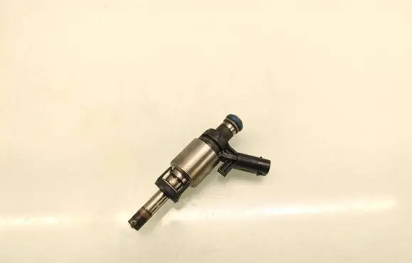 Audi A6 S6 C7 4G Fuel injector 0261500076
