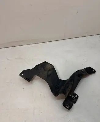 Land Rover Range Rover Evoque L551 Front splash guards bracket K8D27F01FBE C8W0A