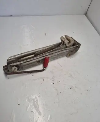 Audi A4 S4 B5 8D Lift Jack 8D0011031D