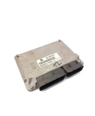 Skoda Fabia Mk1 (6Y) Engine control unit/module 03E906033A 5WP4012007 5WP40120