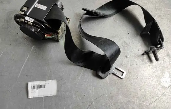 Volvo C40 Rear seatbelt 32341276 32131909