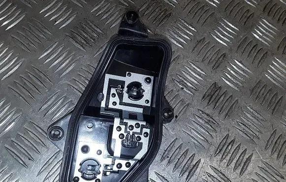 Volkswagen Cross Touran I Tail light bulb cover holder 176405