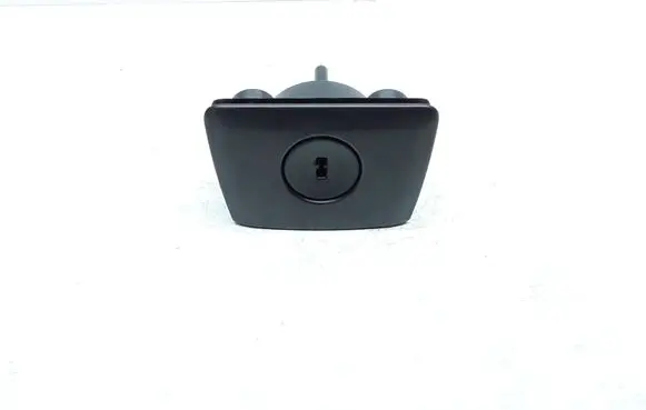 Volvo XC90 Glove box lock 