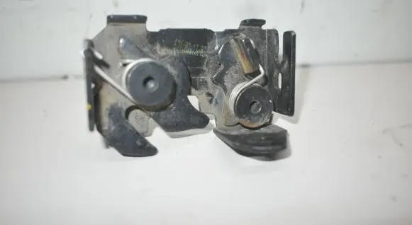 Mercedes-Benz C W205 Engine bonnet/hood lock/catch A2048800260