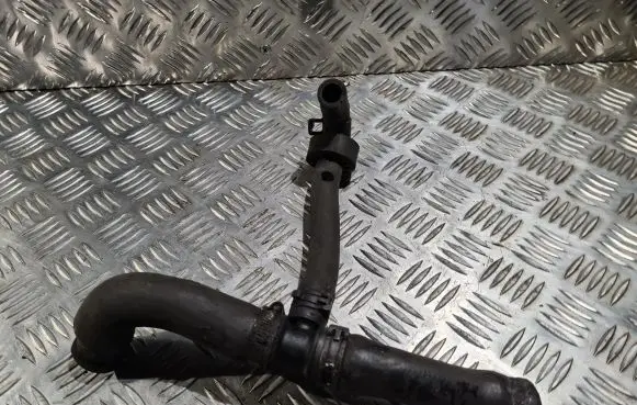 Audi A4 S4 B5 8D Engine coolant pipe/hose