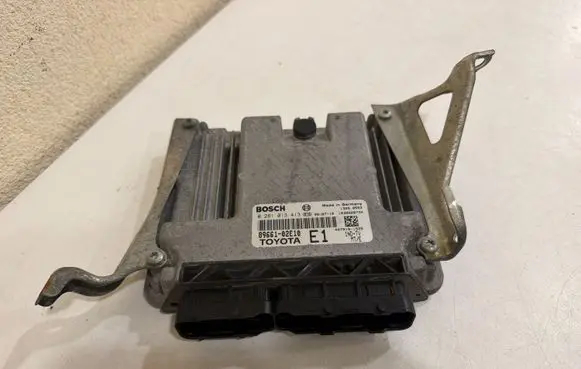 Toyota Auris 150 Engine control unit/module 8966102E10