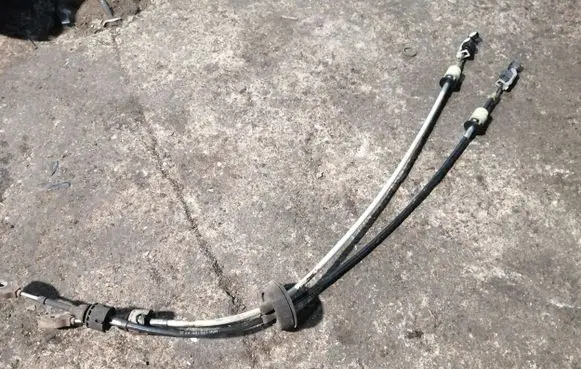 Gear shift cable linkage