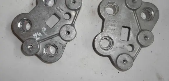 BMW Z4 E89 Bracket in trunk/boot 7192957 7192958