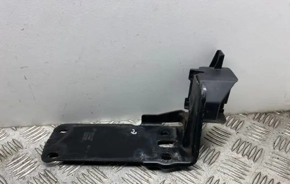 BMW 3 E90 E91 Radiator support slam panel bracket 7117812 51647117812