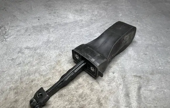 Volkswagen Polo VI Rear glass lock/latch X230 3G0837267