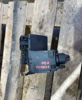 Mercedes-Benz E W210 Light switch 2105450504 S2501Z020