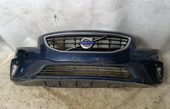 Volvo V40 Front bumper 