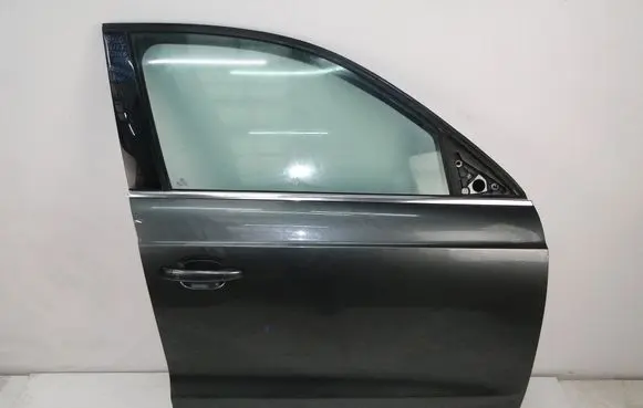 Audi Q3 8U Front door 8U0831311